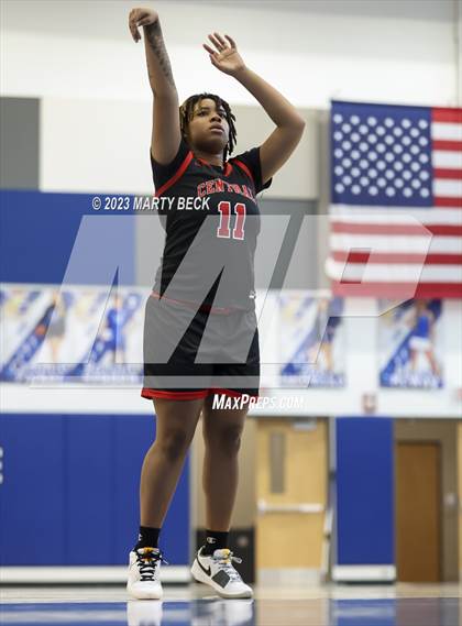 Thumbnail 2 in Central vs Ozark (Bill Rowe's Queen City Showcase) photogallery.