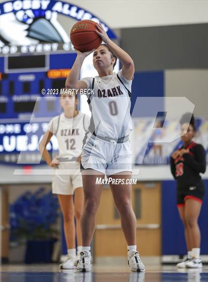 Thumbnail 1 in Central vs Ozark (Bill Rowe's Queen City Showcase) photogallery.