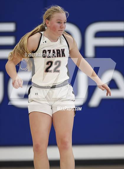 Thumbnail 1 in Central vs Ozark (Bill Rowe's Queen City Showcase) photogallery.