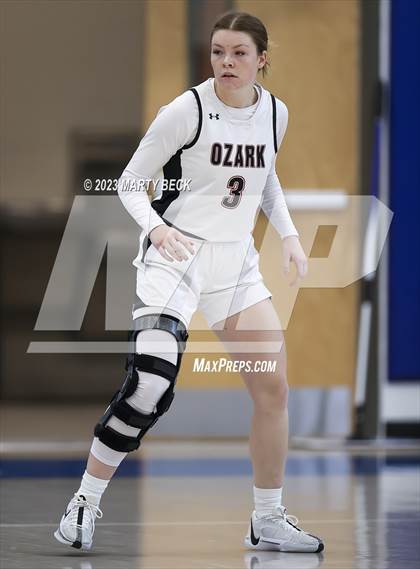 Thumbnail 3 in Central vs Ozark (Bill Rowe's Queen City Showcase) photogallery.
