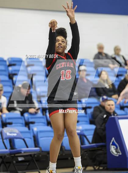 Thumbnail 1 in Central vs Ozark (Bill Rowe's Queen City Showcase) photogallery.
