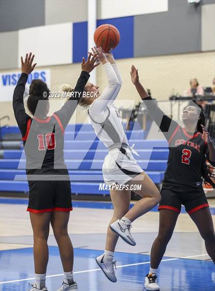 Thumbnail 1 in Central vs Ozark (Bill Rowe's Queen City Showcase) photogallery.