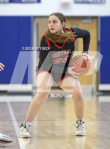 Thumbnail 2 in Central vs Ozark (Bill Rowe's Queen City Showcase) photogallery.