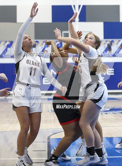Thumbnail 1 in Central vs Ozark (Bill Rowe's Queen City Showcase) photogallery.