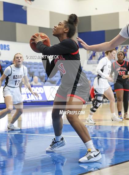Thumbnail 1 in Central vs Ozark (Bill Rowe's Queen City Showcase) photogallery.