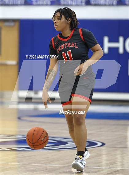 Thumbnail 2 in Central vs Ozark (Bill Rowe's Queen City Showcase) photogallery.