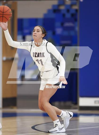 Thumbnail 1 in Central vs Ozark (Bill Rowe's Queen City Showcase) photogallery.