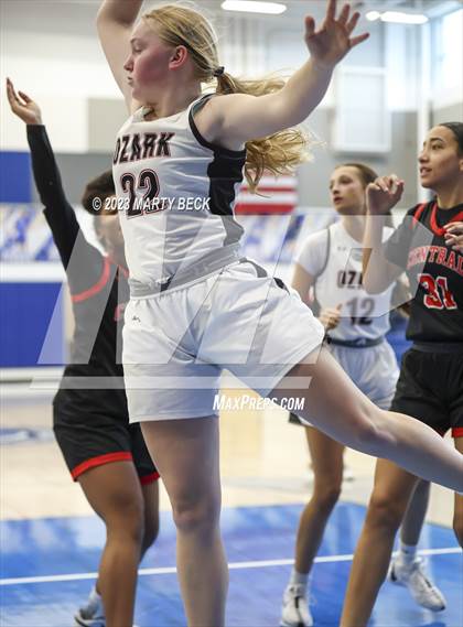Thumbnail 3 in Central vs Ozark (Bill Rowe's Queen City Showcase) photogallery.
