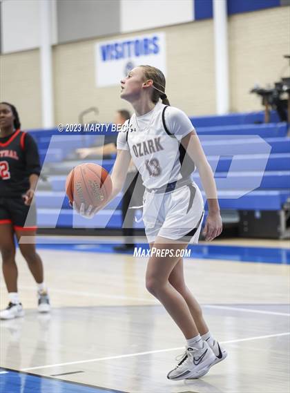 Thumbnail 2 in Central vs Ozark (Bill Rowe's Queen City Showcase) photogallery.
