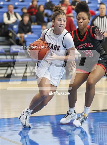 Thumbnail 3 in Central vs Ozark (Bill Rowe's Queen City Showcase) photogallery.