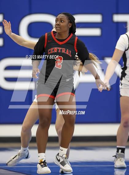 Thumbnail 1 in Central vs Ozark (Bill Rowe's Queen City Showcase) photogallery.