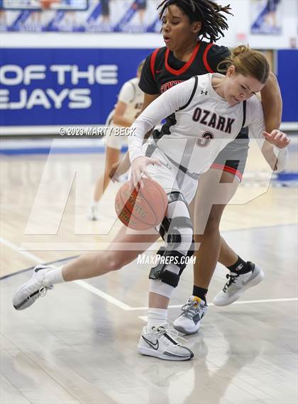 Thumbnail 1 in Central vs Ozark (Bill Rowe's Queen City Showcase) photogallery.