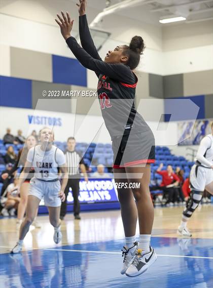 Thumbnail 3 in Central vs Ozark (Bill Rowe's Queen City Showcase) photogallery.