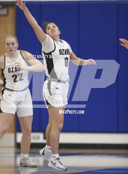 Thumbnail 3 in Central vs Ozark (Bill Rowe's Queen City Showcase) photogallery.