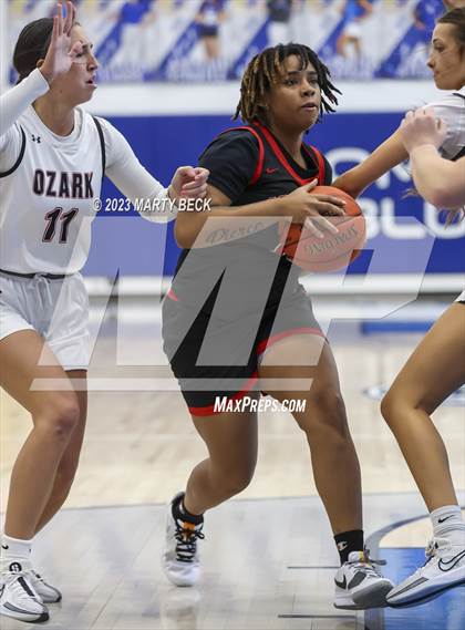 Thumbnail 1 in Central vs Ozark (Bill Rowe's Queen City Showcase) photogallery.