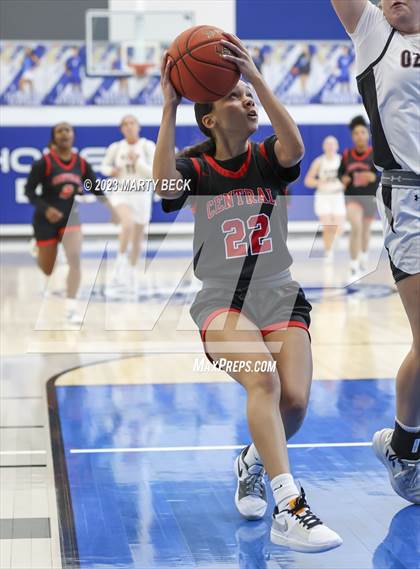 Thumbnail 1 in Central vs Ozark (Bill Rowe's Queen City Showcase) photogallery.