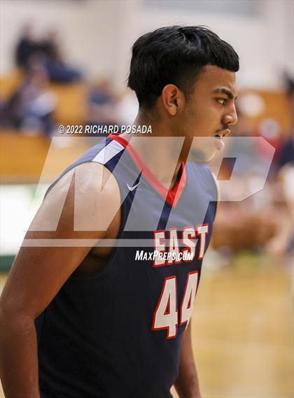Thumbnail 2 in East Bakersfield vs. Tulare Western photogallery.