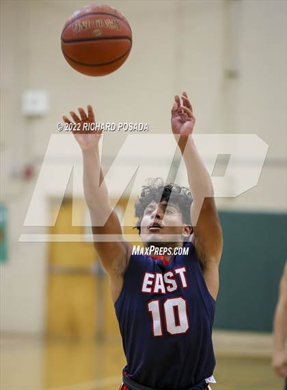 Thumbnail 3 in East Bakersfield vs. Tulare Western photogallery.