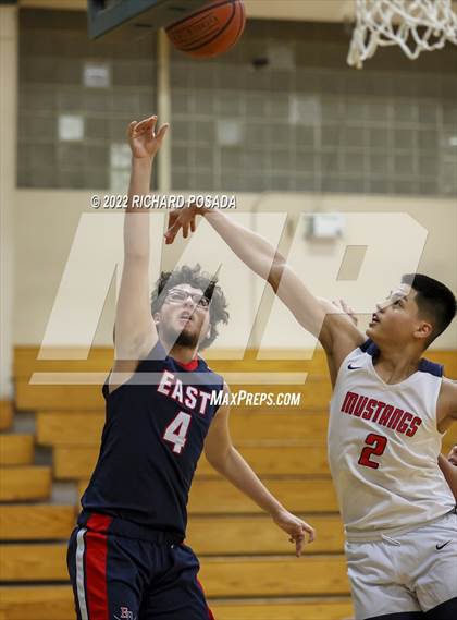 Thumbnail 1 in East Bakersfield vs. Tulare Western photogallery.