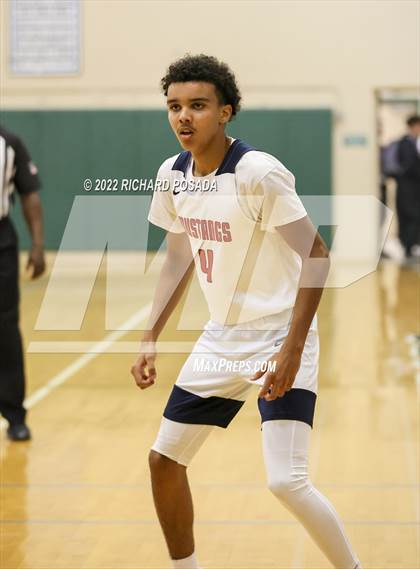 Thumbnail 1 in East Bakersfield vs. Tulare Western photogallery.