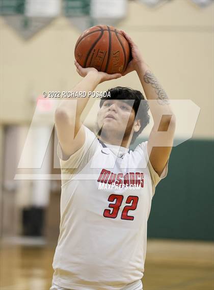 Thumbnail 3 in East Bakersfield vs. Tulare Western photogallery.