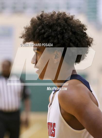 Thumbnail 1 in East Bakersfield vs. Tulare Western photogallery.
