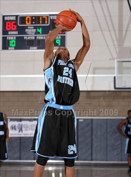 Thumbnail 3 in Lynwood vs. Precision (MLK Hoops Shootout) photogallery.