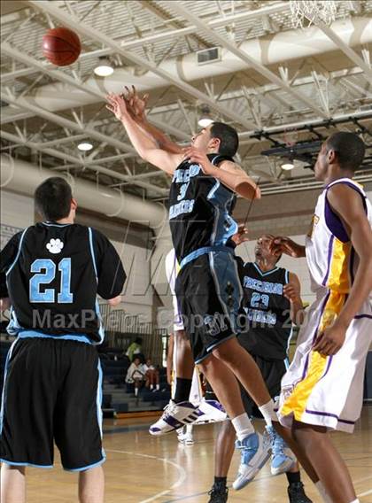 Thumbnail 2 in Lynwood vs. Precision (MLK Hoops Shootout) photogallery.