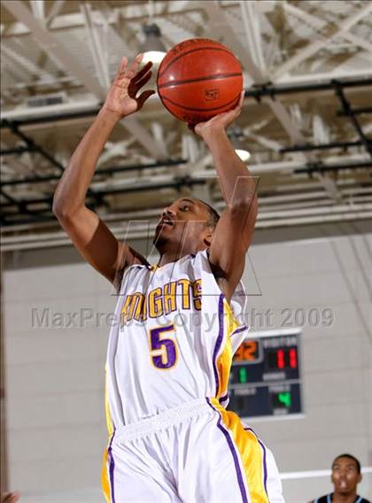 Thumbnail 3 in Lynwood vs. Precision (MLK Hoops Shootout) photogallery.