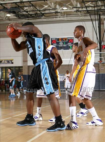 Thumbnail 3 in Lynwood vs. Precision (MLK Hoops Shootout) photogallery.