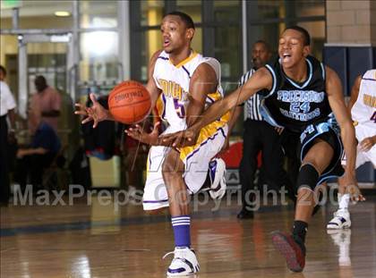 Thumbnail 3 in Lynwood vs. Precision (MLK Hoops Shootout) photogallery.