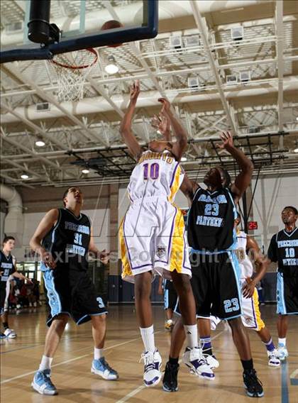 Thumbnail 3 in Lynwood vs. Precision (MLK Hoops Shootout) photogallery.