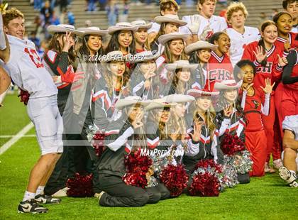 Thumbnail 1 in Columbus vs. Edna (UIL 3A D1 Football Semifinal) photogallery.
