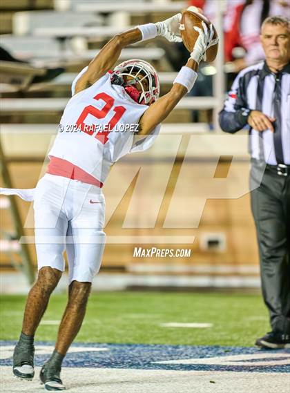 Thumbnail 2 in Columbus vs. Edna (UIL 3A D1 Football Semifinal) photogallery.