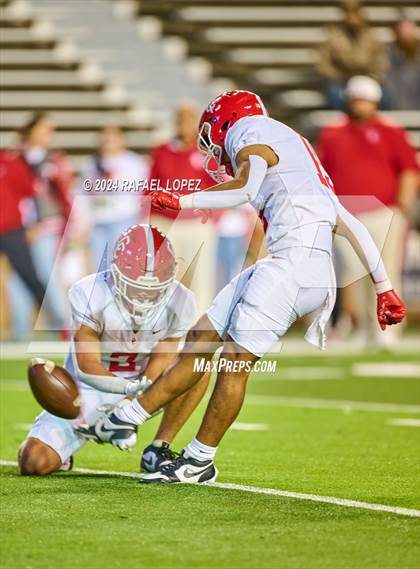 Thumbnail 2 in Columbus vs. Edna (UIL 3A D1 Football Semifinal) photogallery.