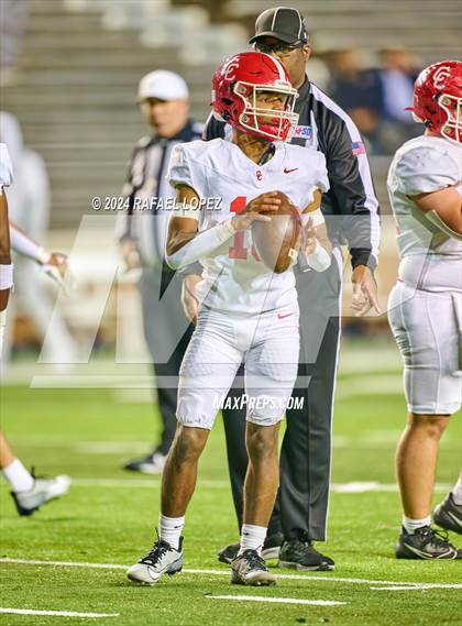 Thumbnail 3 in Columbus vs. Edna (UIL 3A D1 Football Semifinal) photogallery.