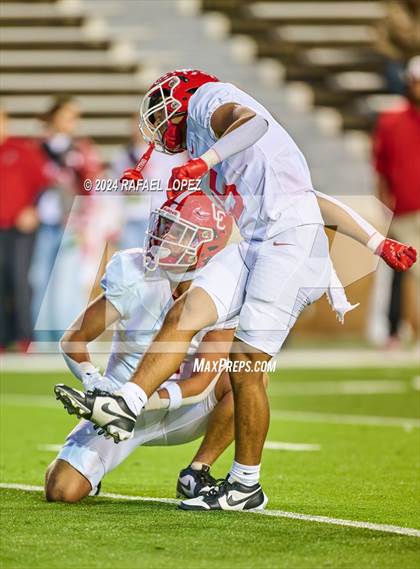 Thumbnail 3 in Columbus vs. Edna (UIL 3A D1 Football Semifinal) photogallery.