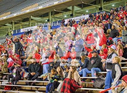 Thumbnail 3 in Columbus vs. Edna (UIL 3A D1 Football Semifinal) photogallery.