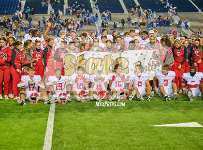 Thumbnail 2 in Columbus vs. Edna (UIL 3A D1 Football Semifinal) photogallery.