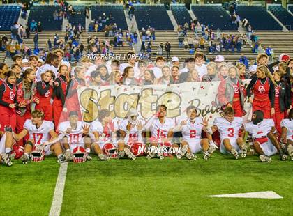 Thumbnail 3 in Columbus vs. Edna (UIL 3A D1 Football Semifinal) photogallery.