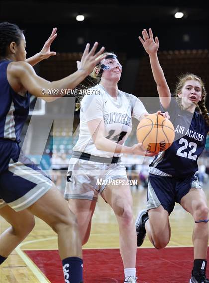 Thumbnail 2 in Air Academy vs. Roosevelt (CHSAA 5A Great 8) photogallery.
