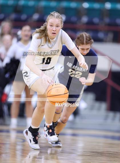 Thumbnail 3 in Air Academy vs. Roosevelt (CHSAA 5A Great 8) photogallery.