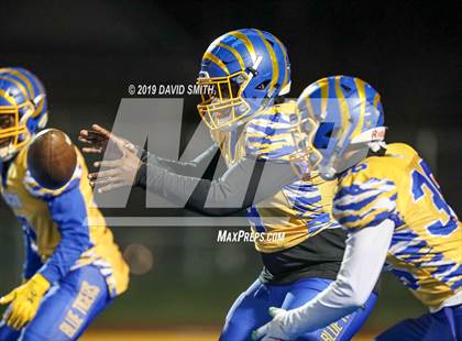 Thumbnail 2 in Platte County vs. Lincoln College Prep (MSHSAA District Championship) photogallery.
