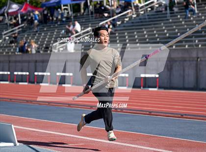Thumbnail 3 in West Coast Relays photogallery.