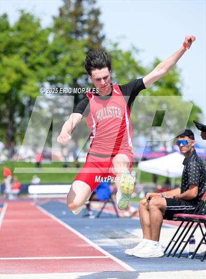 Thumbnail 3 in West Coast Relays photogallery.