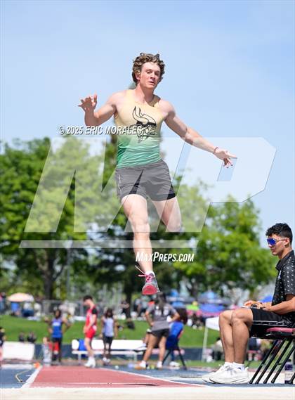 Thumbnail 2 in West Coast Relays photogallery.