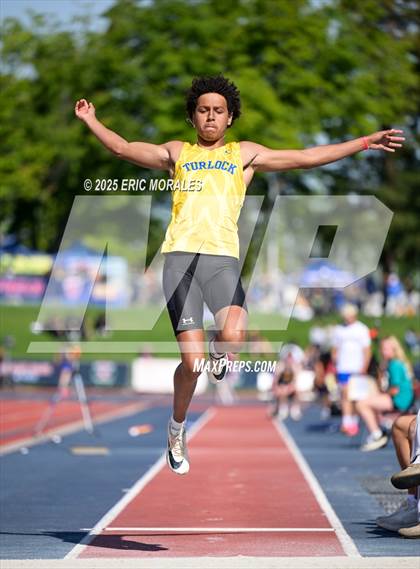 Thumbnail 1 in West Coast Relays photogallery.