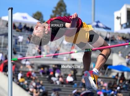 Thumbnail 3 in West Coast Relays photogallery.