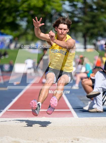 Thumbnail 2 in West Coast Relays photogallery.