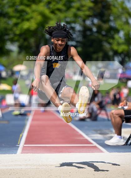 Thumbnail 3 in West Coast Relays photogallery.